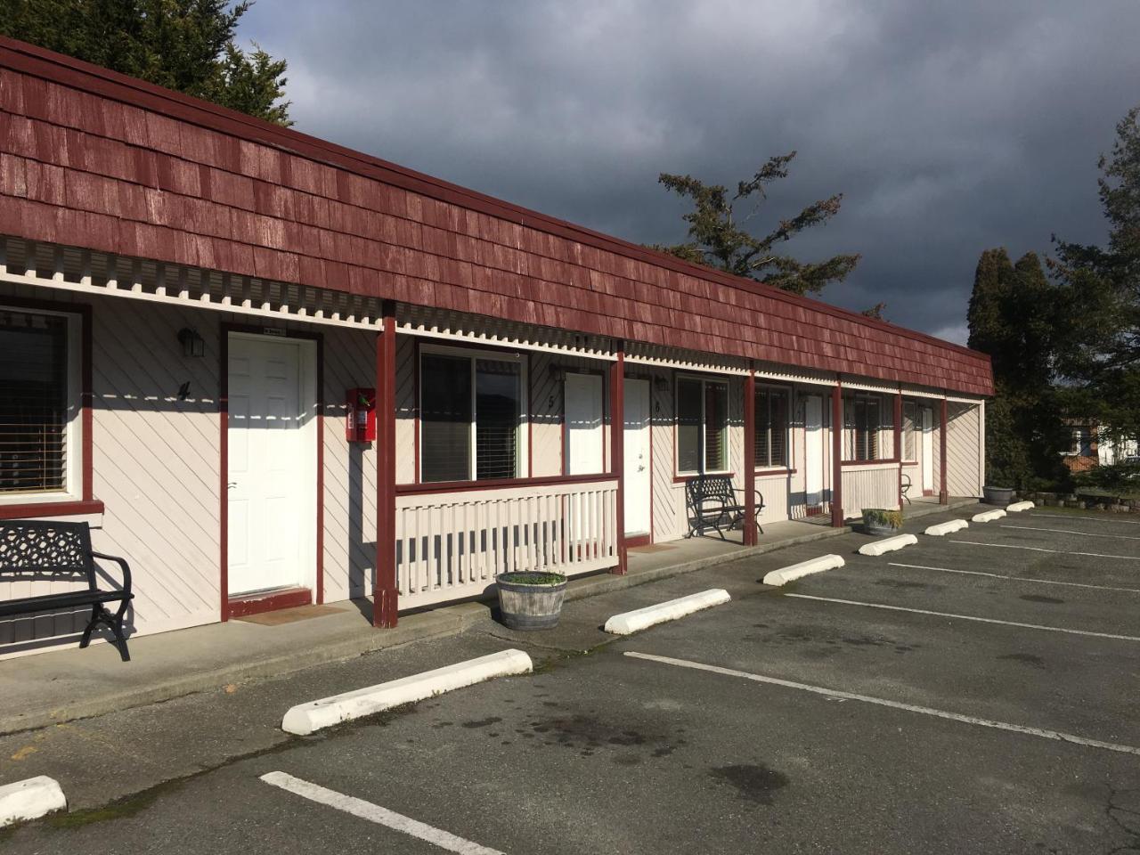 Tyee Restaurant&motel Motel 2*